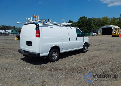 2015 Chevrolet Express 2500 Work Van z USA, uszkodzony, nr VIN 1GCWGFCF3F1158361